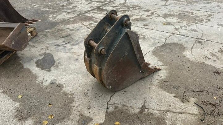 - SAUCEPAN 40 CM