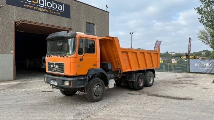 MAN 6x6 F2000 33.403***LOUCHE***