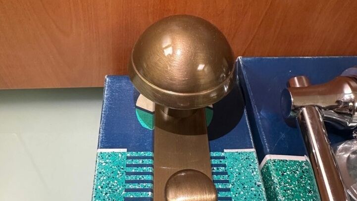 - LOTE DE MANILLAS PARA PUERTAS