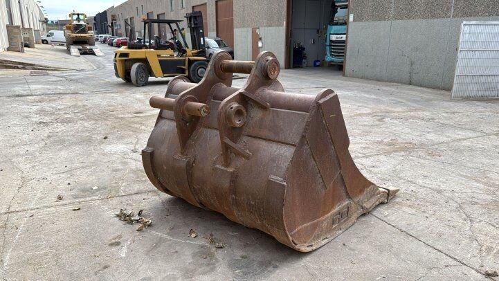 - EXCAVATOR BUCKET 35-50T
