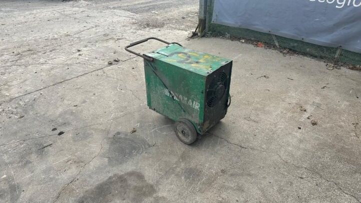 - WELDING MACHINE