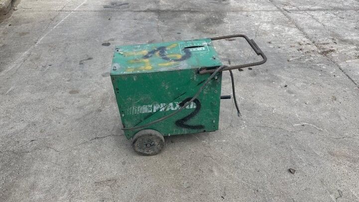 - WELDING MACHINE