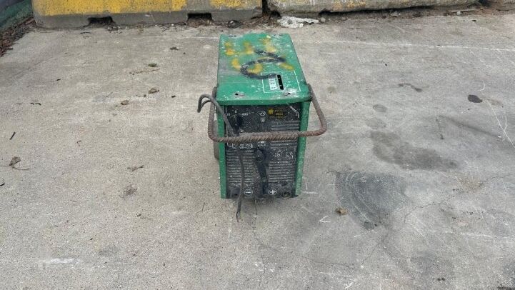 - WELDING MACHINE