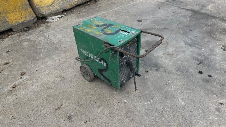 - WELDING MACHINE