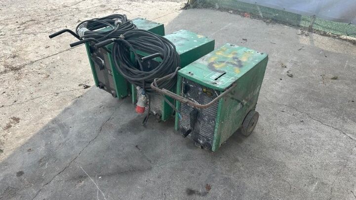 - MACHINE À SOUDER PRAXAIR