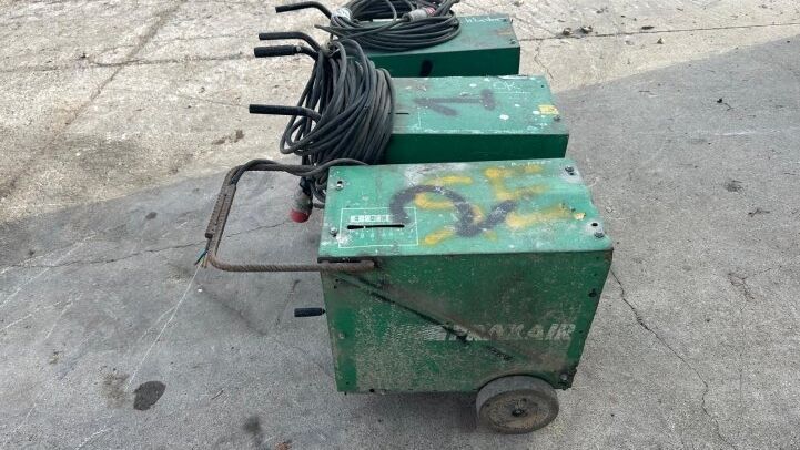 - MACHINE À SOUDER PRAXAIR