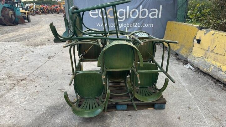 - LOT OF BAR STOOLS