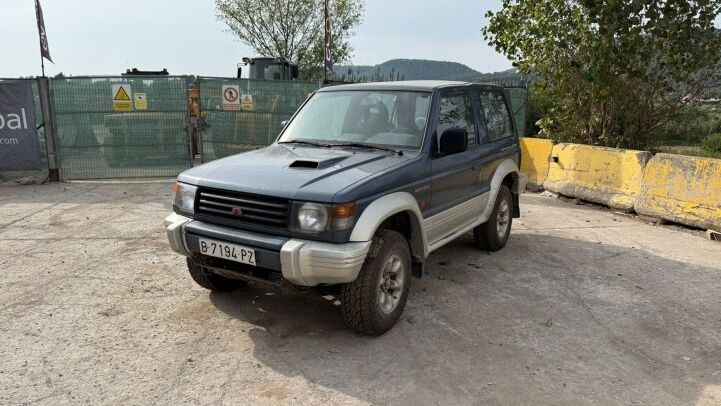 MITSUBISHI MONTERO
