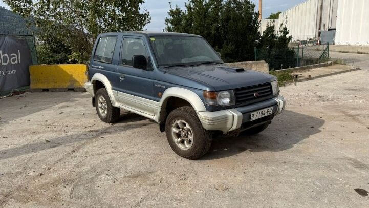 MITSUBISHI MONTERO