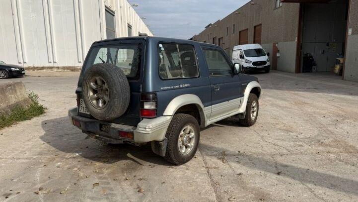 MITSUBISHI MONTERO