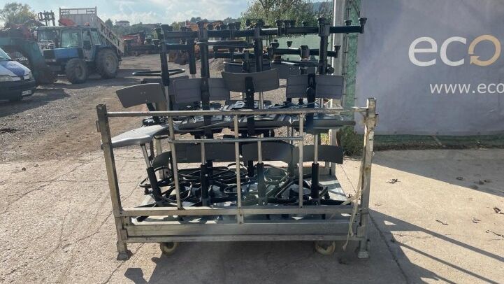 - LOTE TABURETES DE ESCRITORIO 